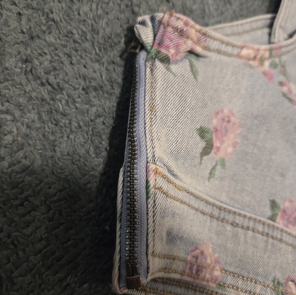 Wild Fable Denim Crop Floral Top - Picture 5 of 6